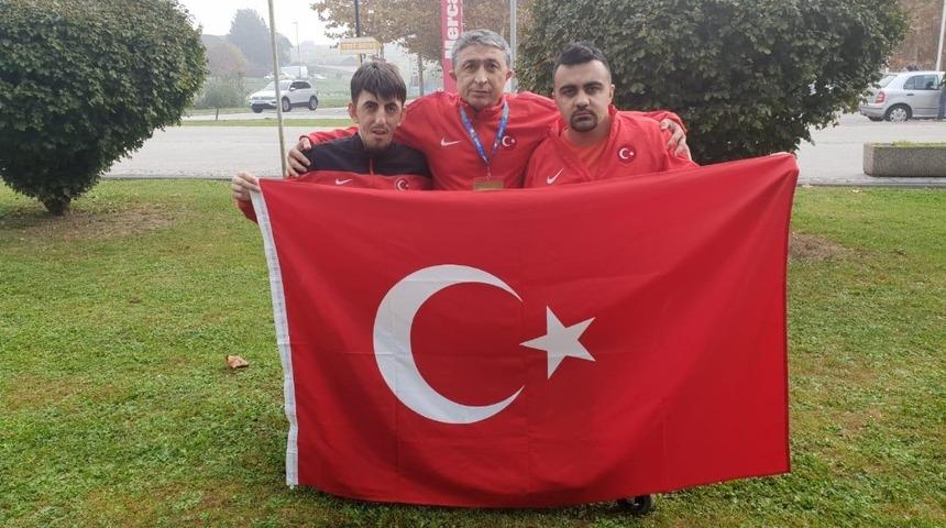 Para Masa Tenisinde 3 altın ve 1 g&uuml;m&uuml;ş