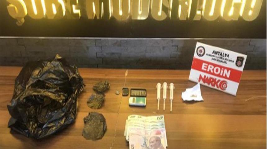 Antalya&rsquo;da uyuşturucu operasyonu: 21 g&ouml;zaltı