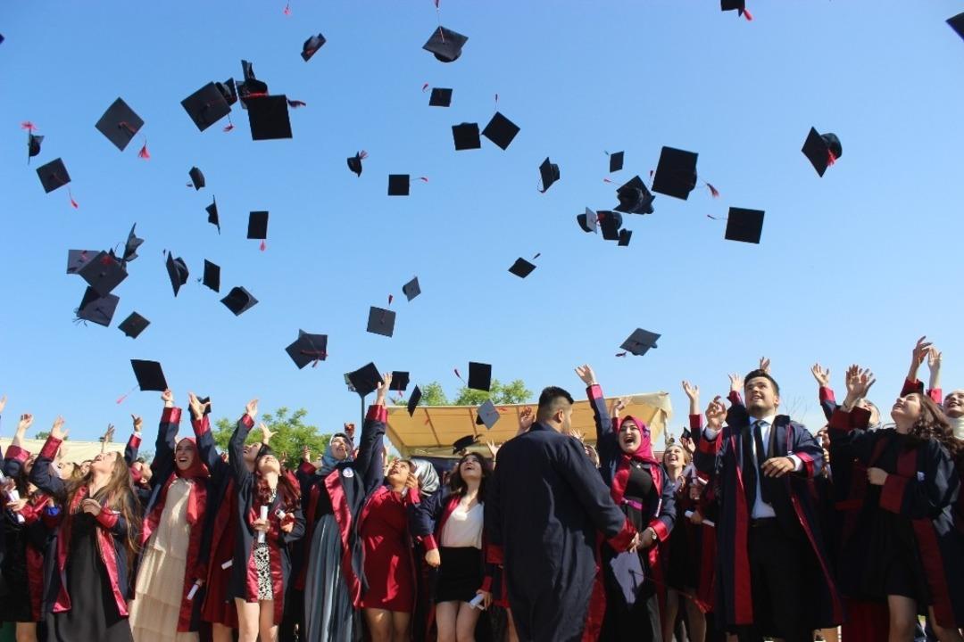 &Ccedil;arşamba MYO 350 mezun verdi