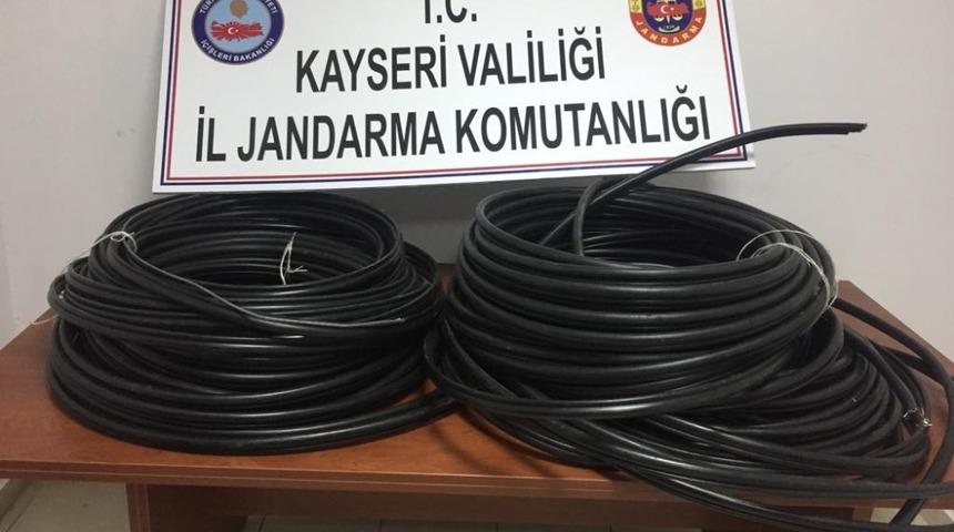 Haberleşme kablolarını kesen 3 kişi yakalandı