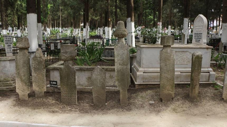 Kuşadası&rsquo;ndaki Osmanlı mezar taşları sergilenecek