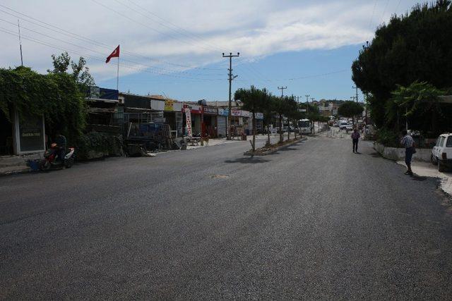 Kuşadası Belediyesi’nden sanayi sitesinde yol ve altyapı hamlesi