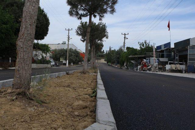 Kuşadası Belediyesi’nden sanayi sitesinde yol ve altyapı hamlesi