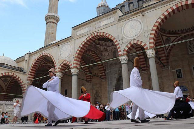 Selimiye Camii'nde semazen gösterisi büyüledi 