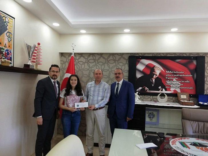 Müzik yarışmasında dereceye giren öğrencilere ödülleri verildi G3