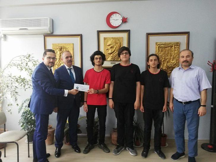 Müzik yarışmasında dereceye giren öğrencilere ödülleri verildi G4