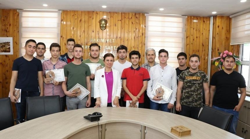 Başkan K&ouml;se&rsquo;den stajyerlere teşekk&uuml;r