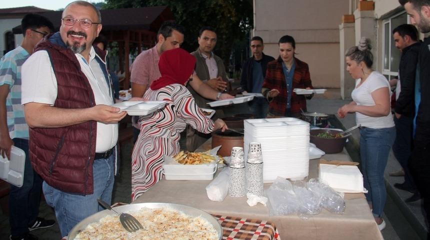 Giresun &Uuml;niversitesi ailesi iftar yemeğinde bir araya geldi