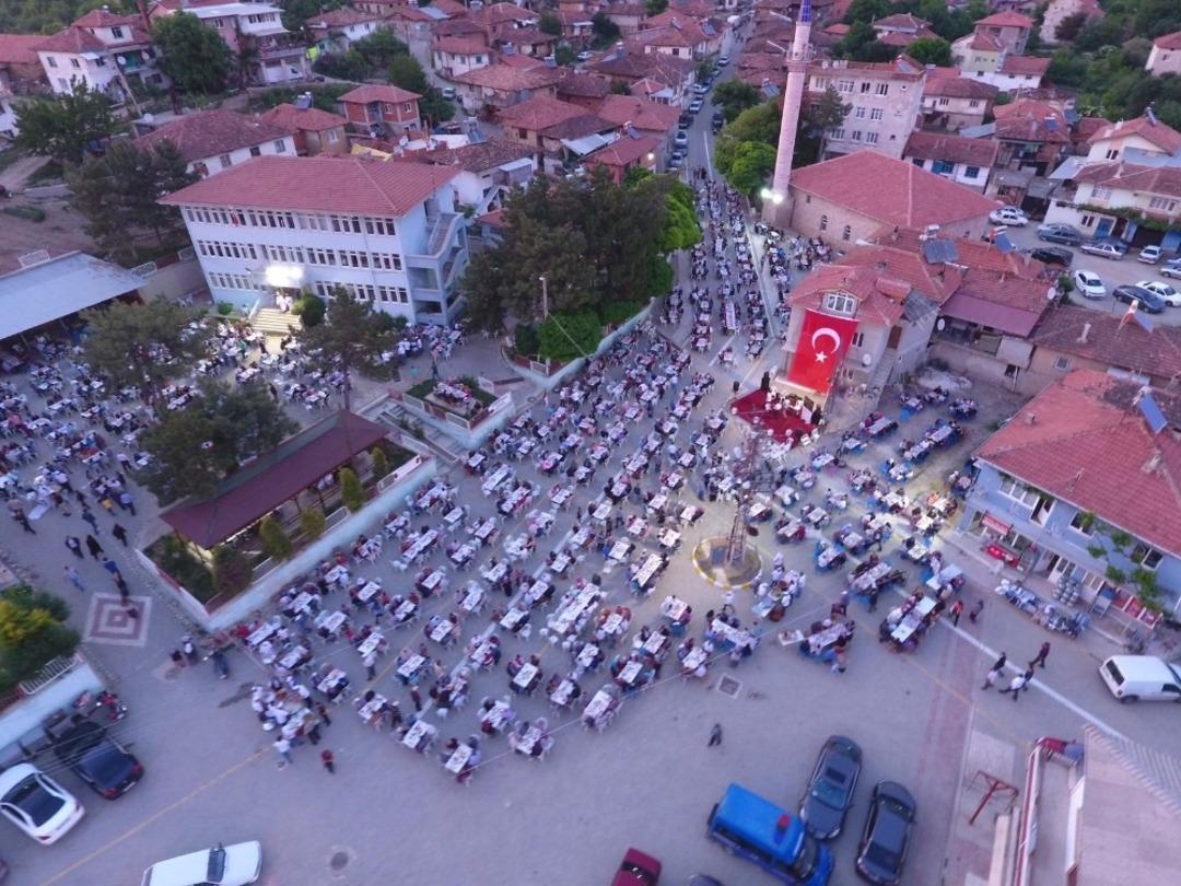 K&ouml;ydeki eğitim kurumundan birlik ve beraberlik iftarı