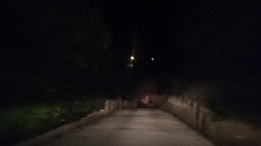 Yanmayan sokak aydınlatma lambaları vatandaşı mağdur ediyor