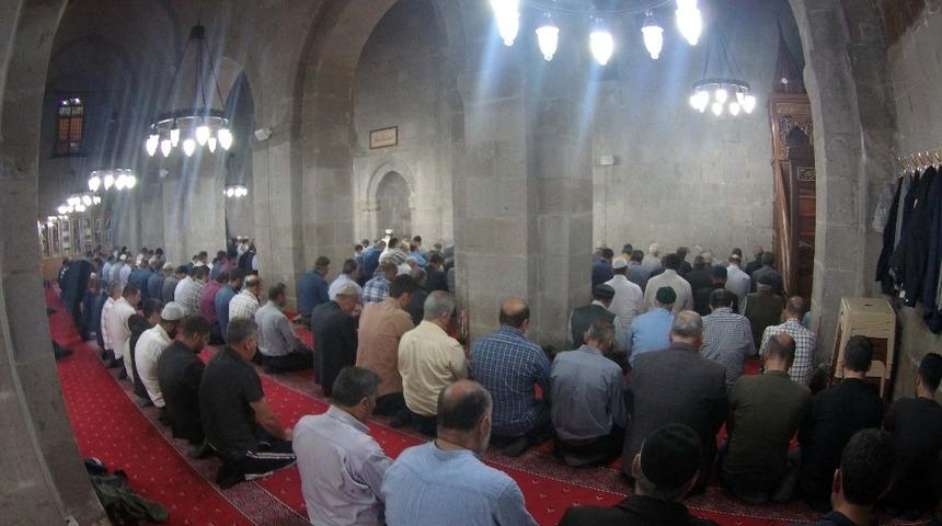 Bitlis&rsquo;te Kadir Gecesi coşkusu