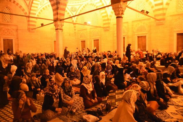 Selimiye Camii, Kadir Gecesi'nde dolup taştı