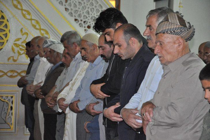 Yüksekova’da Kadir gecesi idrak edildi G2