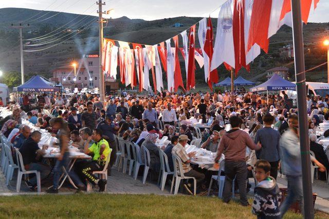 Kalecikte 5 bin kişi iftarda buluştu