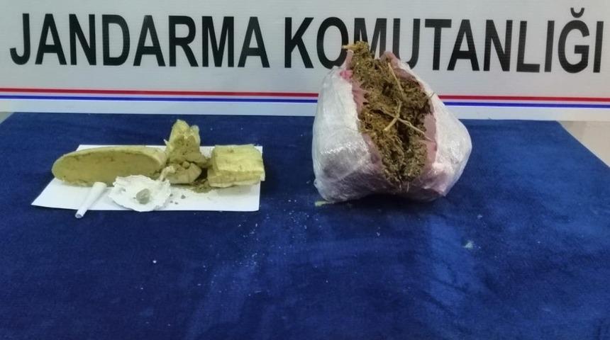 Elazığ&rsquo;da esrar ve Metamfetamin  elege&ccedil;irildi: 5 g&ouml;zaltı