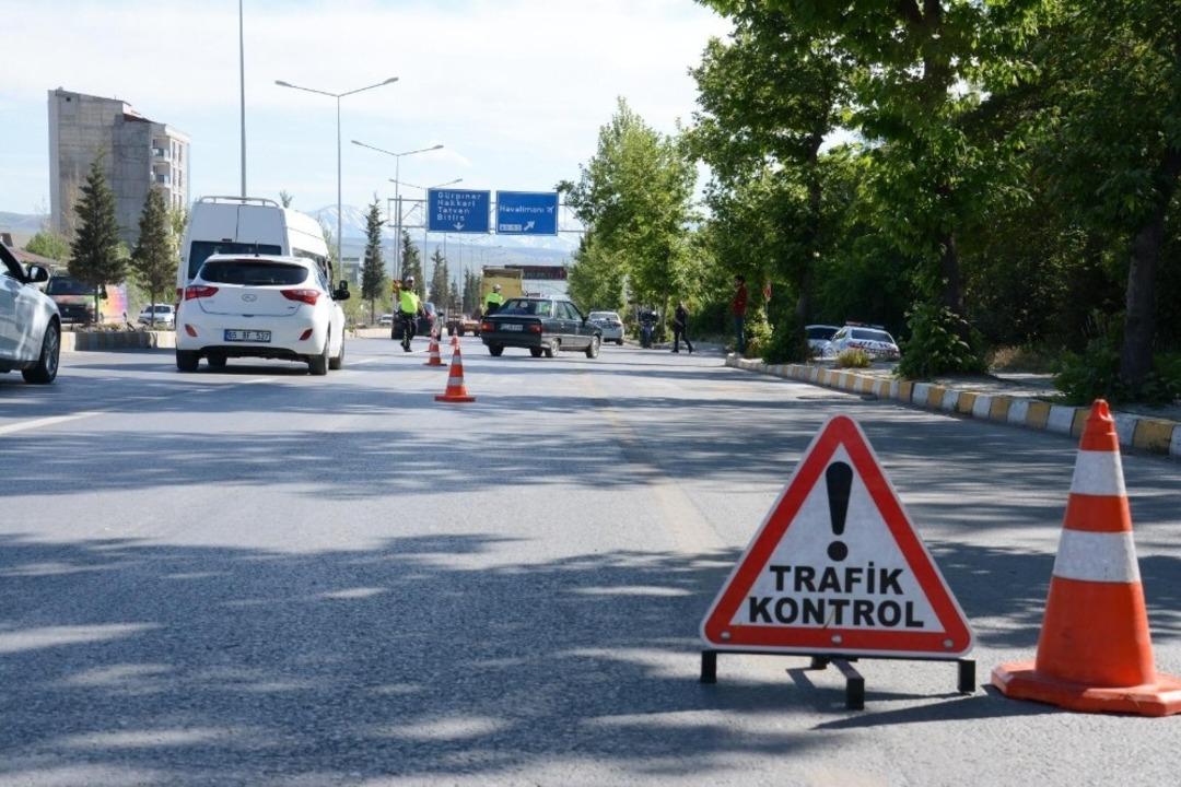 Van&rsquo;da &ldquo;T&uuml;rkiye huzur ve trafik uygulaması&rdquo;