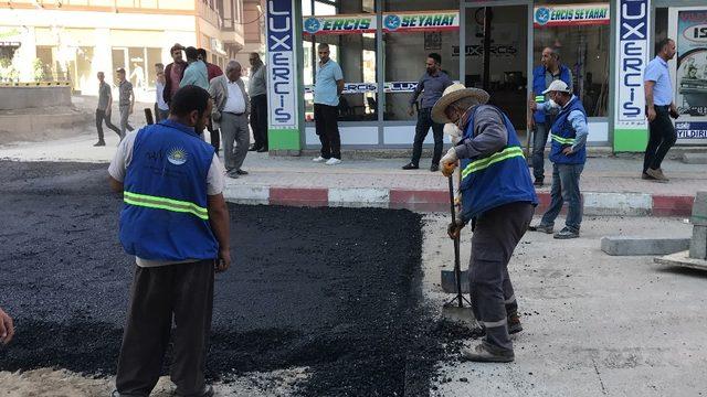 Başkan Çetin, yol yapım çalışmalarını yerinde inceledi