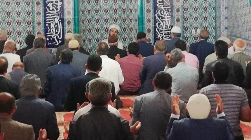 T&uuml;m camilerde yağmur duası yapıldı