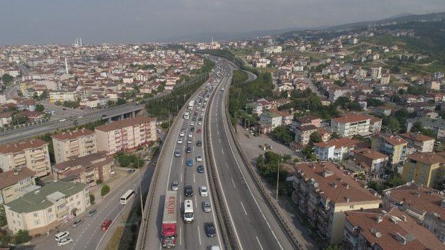 TEM Otoyolunda bayram trafiği