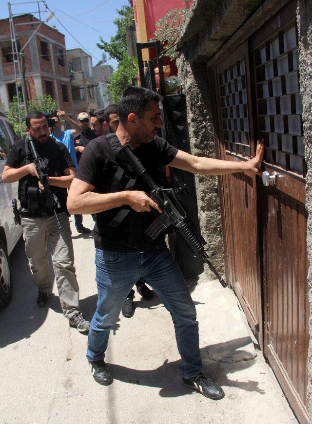 DEAŞ'ın bombacıları, Adana'da eyleme hazırlanırken yakalandı