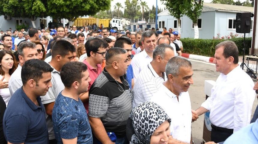 Başkan Se&ccedil;er, B&uuml;y&uuml;kşehir ve MESKİ personeliyle bayramlaştı