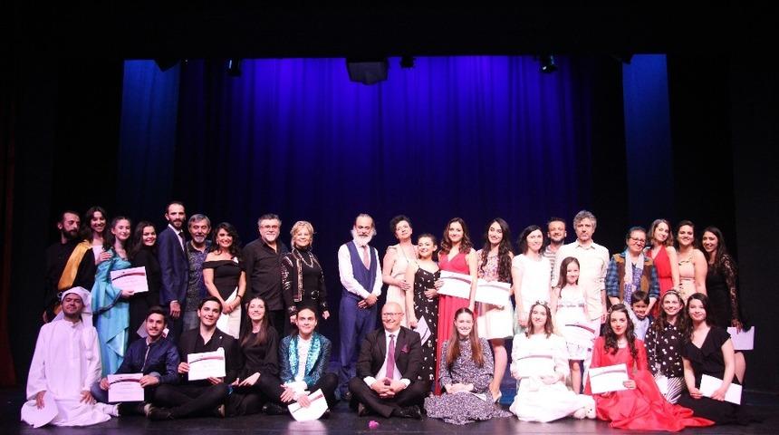 Gen&ccedil; tiyatrocular fırtına gibi