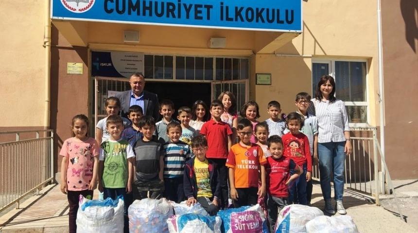 &Ouml;ğrencilerin topladığı kapaklar bir engelliye umut olacak