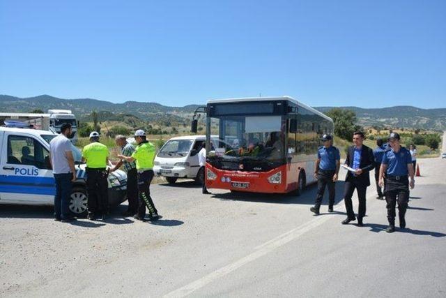 Kaymakam Atak trafik uygulamasına katıldı