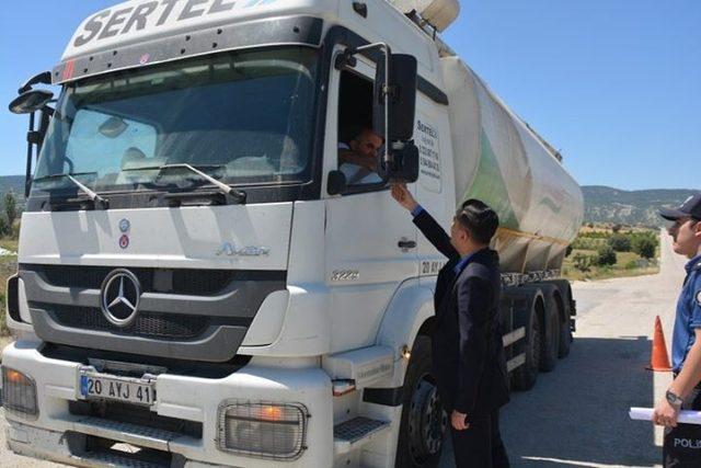 Kaymakam Atak trafik uygulamasına katıldı