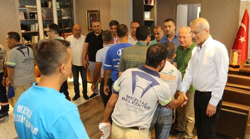 Başkan Tarhan, personeliyle bayramlaştı