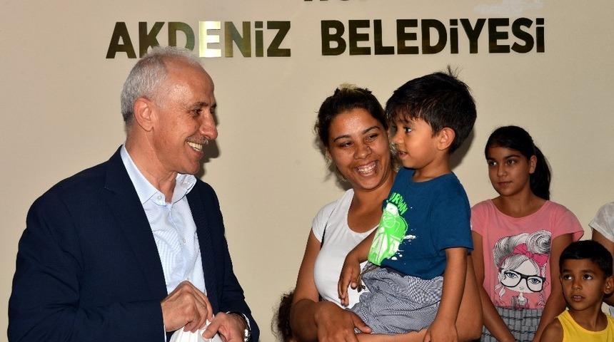 Başkan Gültak, çocuklara erken bayram sevinci yaşattı