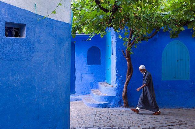 422005-880-1457695400-blue-streets-of-chefchaouen-morocco-2