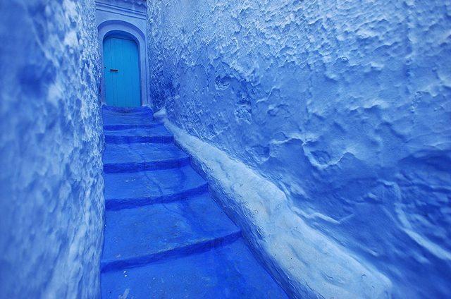 422205-880-1457695400-blue-streets-of-chefchaouen-morocco-6