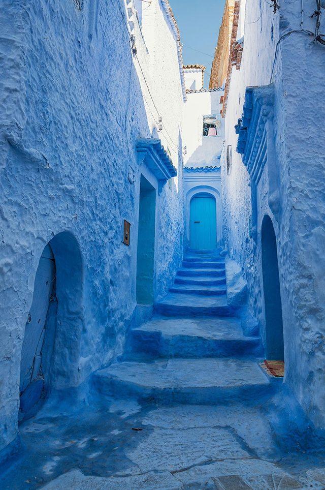 422255-880-1457695400-blue-streets-of-chefchaouen-morocco-5