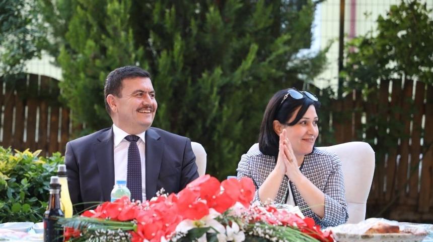 Vali Arslantaş, valilik personeliyle iftarda biraraya geldi
