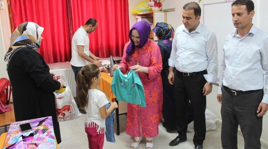 Samsat&rsquo;ta vatandaşlara yardım dağıtıldı