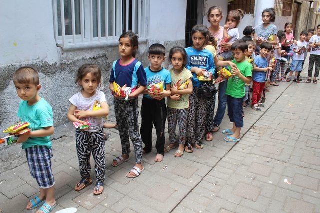 Başkan Beyoğlu ve Dermanbaba vatandaşlara derman oluyor