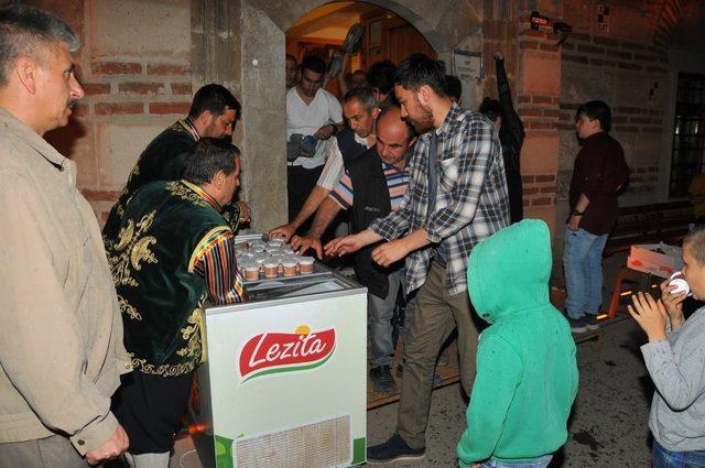 Akşehir Belediyesi Kadir Gecesinde de geleneğini sürdürdü