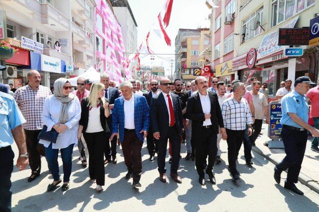 Körfez’de bayram tadında panayır