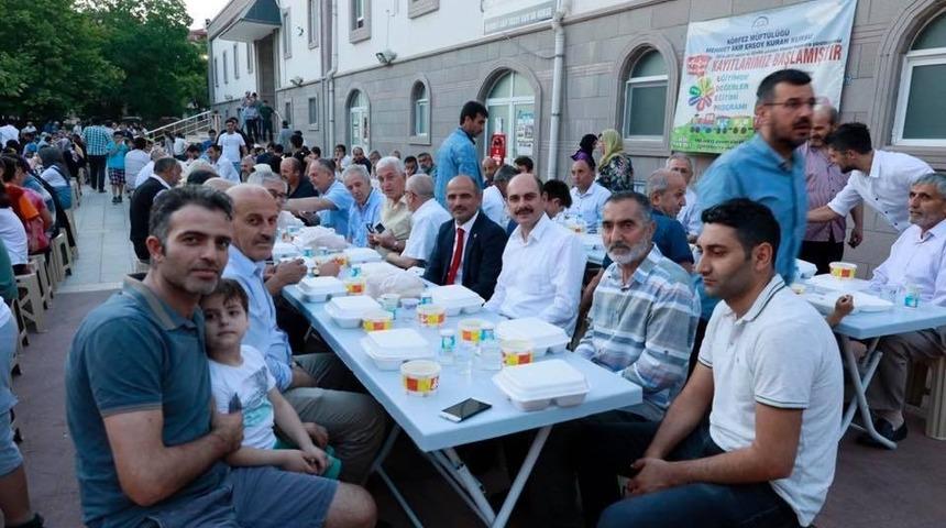 Mimar Sinan&rsquo;da &lsquo;g&ouml;n&uuml;l sofrası&rsquo; kuruldu