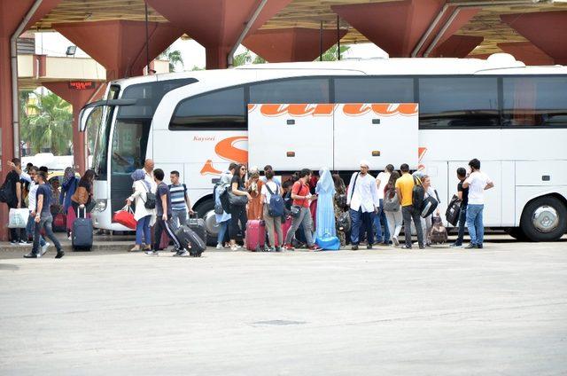 Adana Otogarı’nda bayram hareketliliği başladı