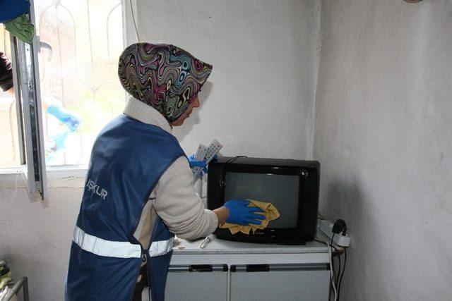 Hacılar’da Yaşlılara Evde Temizlik Hizmeti