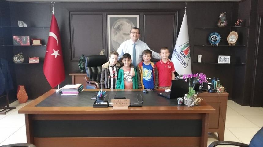 Başkan &Ouml;z&rsquo;e s&uuml;rpriz ziyaret