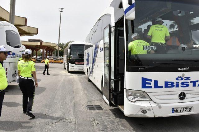 Emniyetten şehirlerarası yolculuk yapan otobüslerde denetim