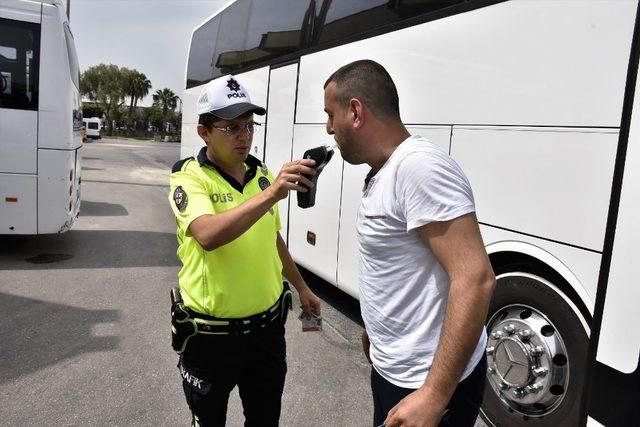 Emniyetten şehirlerarası yolculuk yapan otobüslerde denetim