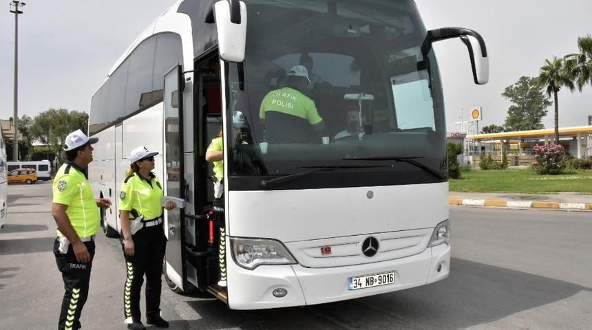 Emniyetten şehirlerarası yolculuk yapan otobüslerde denetim