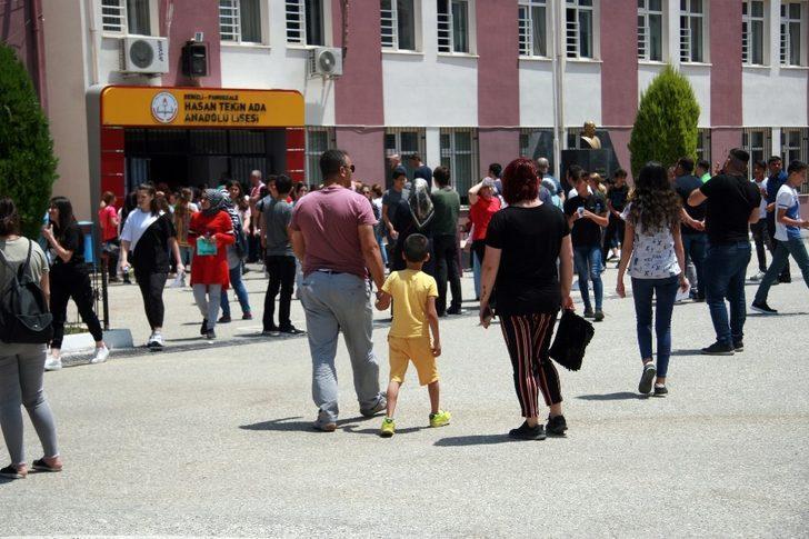 Denizli’de 12 bin 600 öğrenci LGS sınavında ter döktü G5