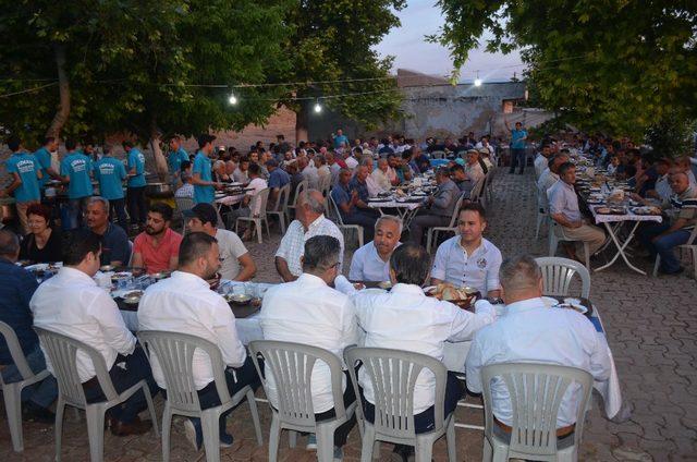 Turgutlu Belediyesinden Kadir Gecesi mesaisi