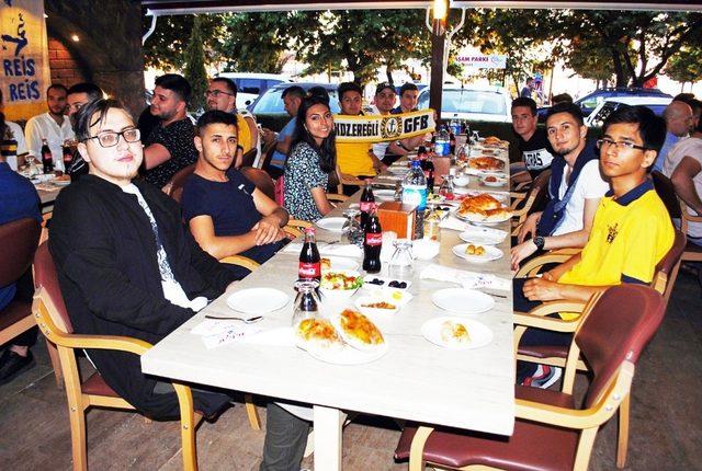 Genç Fenerbahçeliler iftarda buluştu