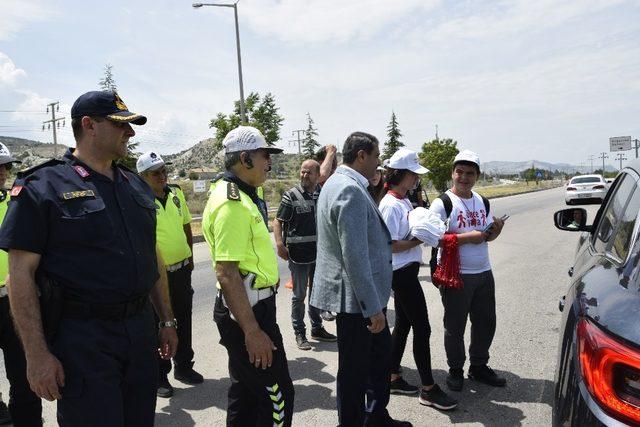 Vali Şıldak, kontrol noktalarını ziyaret etti